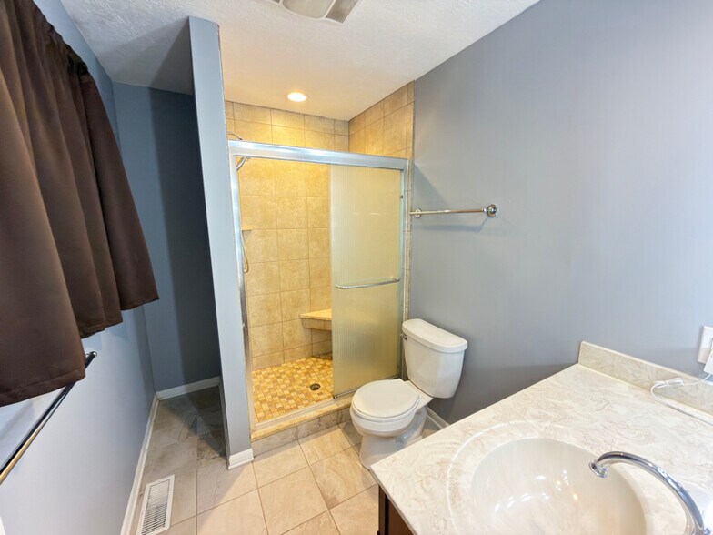 Building Photo - 5246 N 600 W