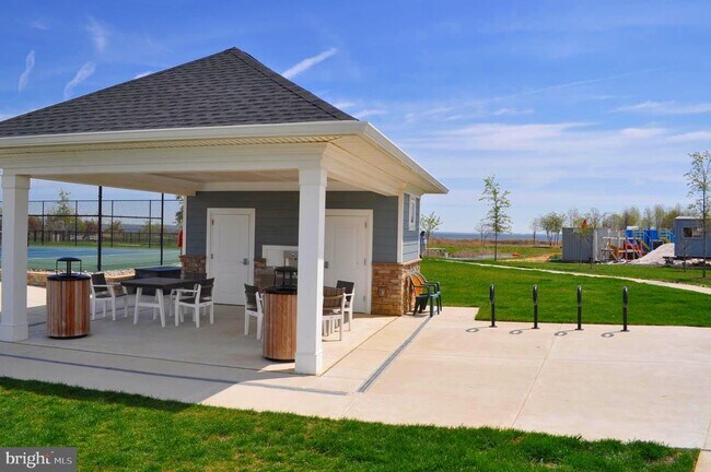 Building Photo - 170 Harrier Wy