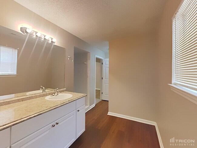 Building Photo - 1684 Watercrest Cir