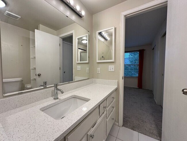 Building Photo - 7105 E Briarwood Dr