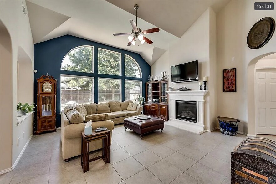 Building Photo - 4101 Colina Ave