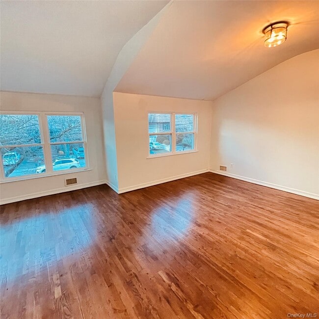 Building Photo - 878 Rensselaer Ave