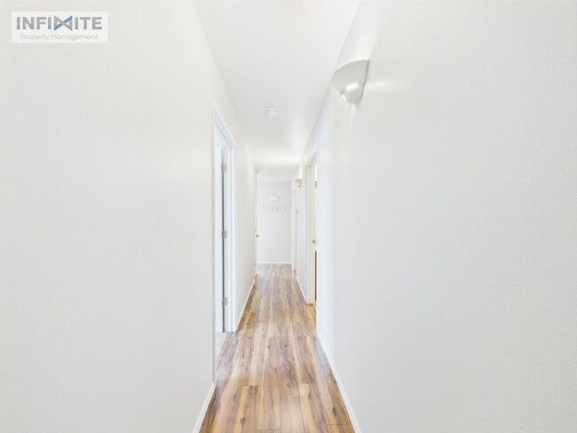 Building Photo - Bright & Spacious 3-Bedroom Apartment