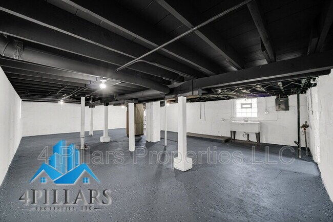 Building Photo - 648 Stewart Ct