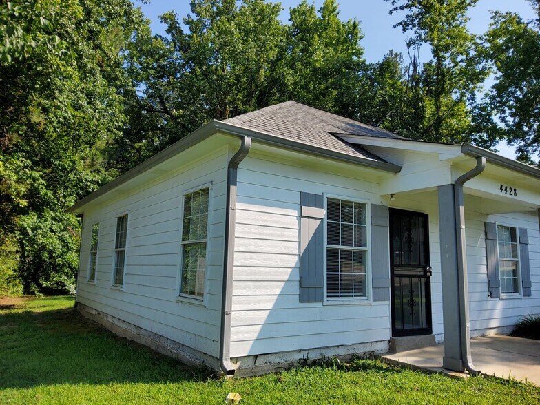 Building Photo - Welcome to Feels Like Home in Memphis, TN!