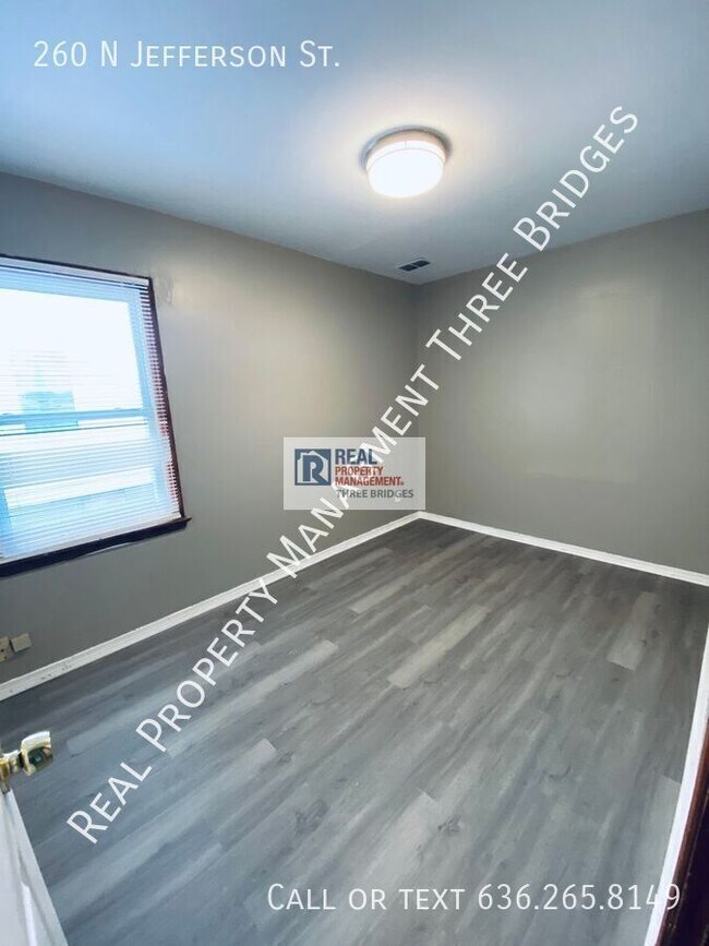 Building Photo - 260 N Jefferson St