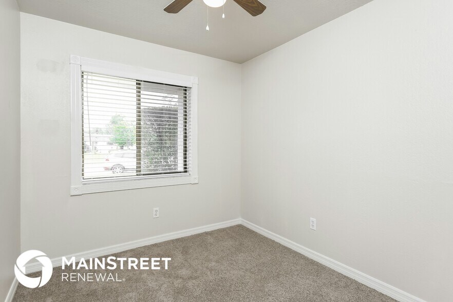 Building Photo - 931 Alameda Dr