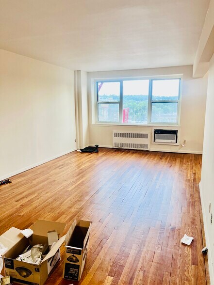 Building Photo - 68 Croton Ave