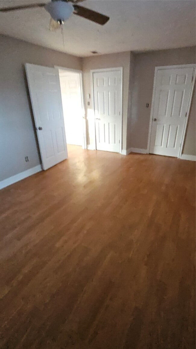 Building Photo - 4714 Sharon St