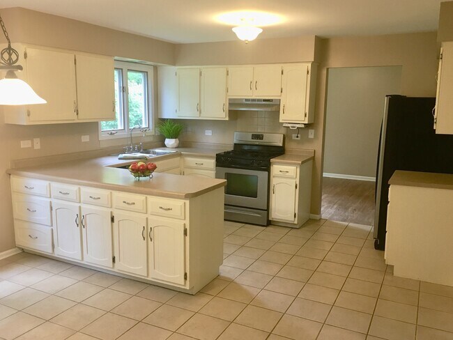 Building Photo - 761 Cynthia Dr