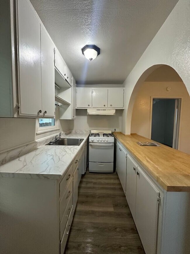 Building Photo - Terrace2121