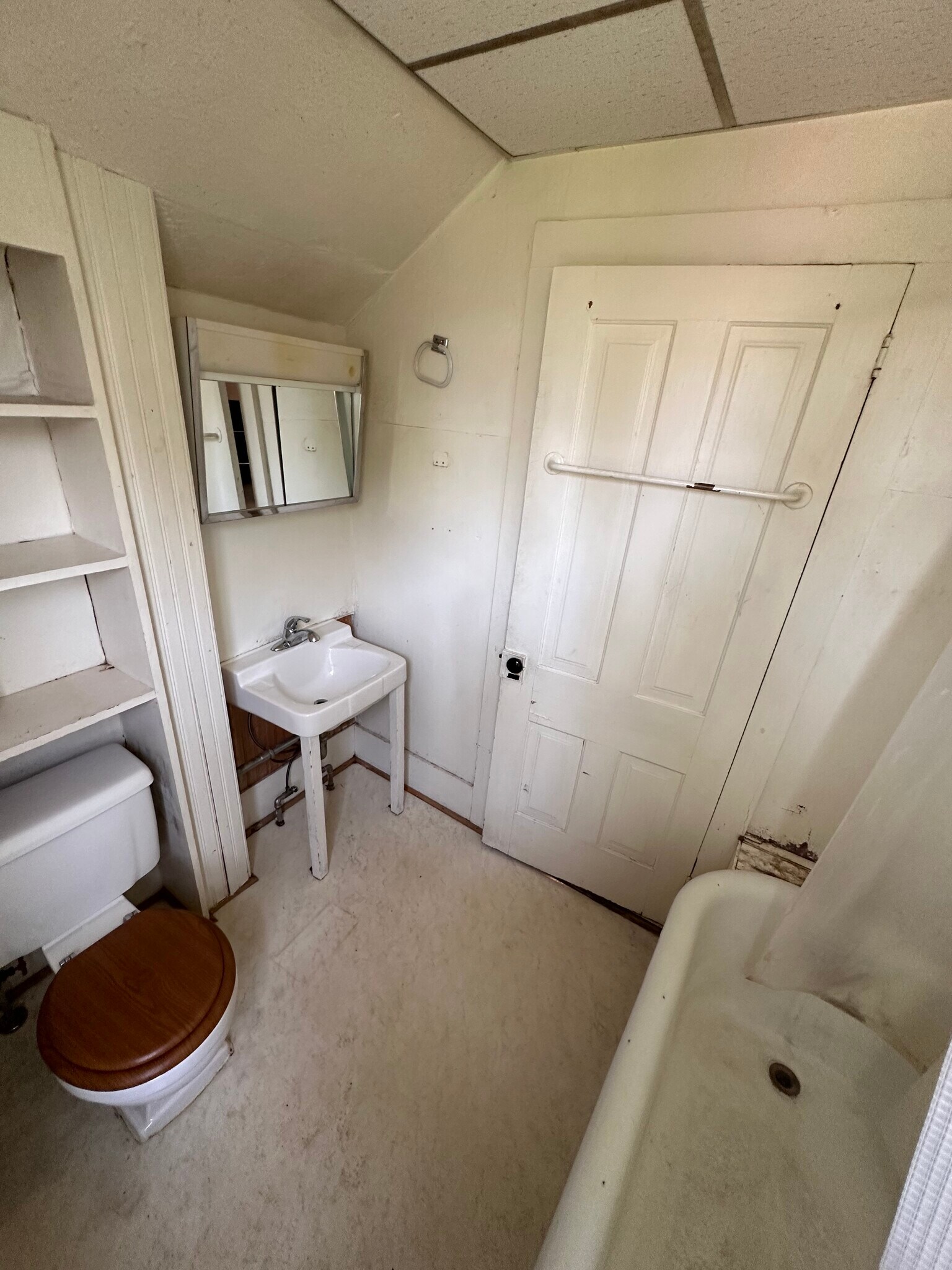 Building Photo - 2416 Algoma St