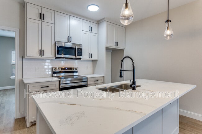 Building Photo - 8004 Julie Ave