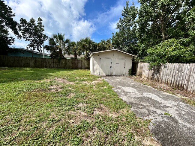 Building Photo - 208 Randy Rd