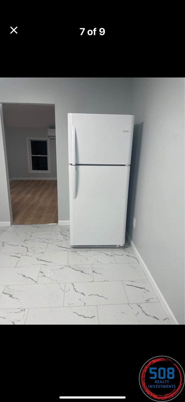 Building Photo - 51-53 Fiske St. Unit 1R