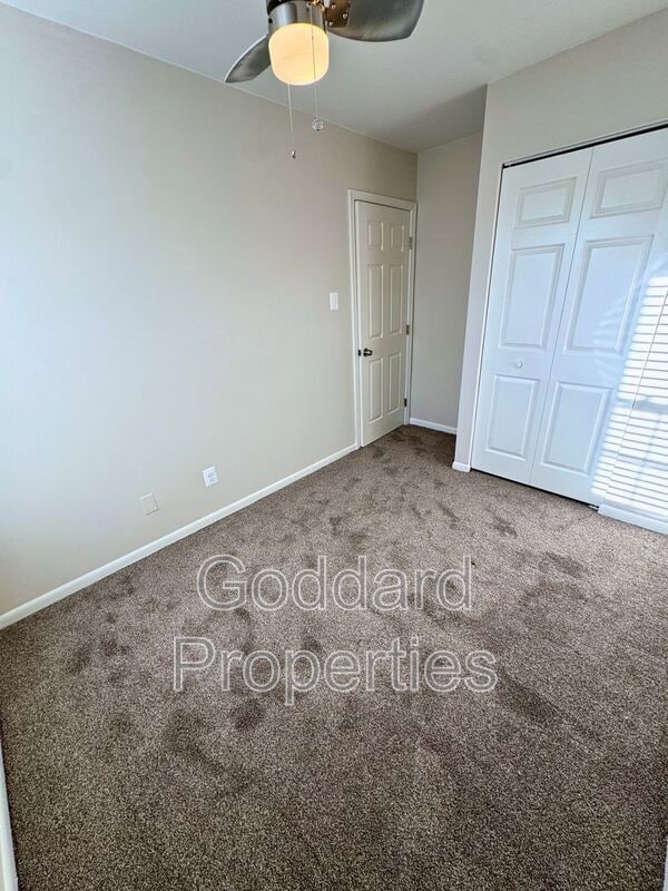 Building Photo - 8843 Hayshed Ln