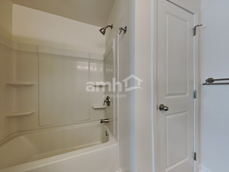 Building Photo - 2578 Cottonwood Dr