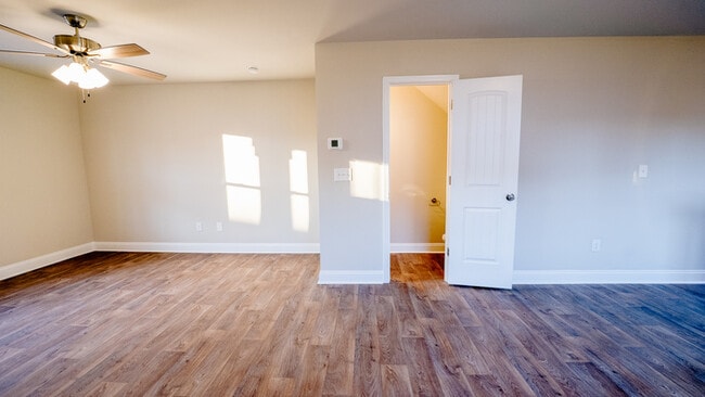 Building Photo - BRAND NEW 2 bedroom, 1.5 bathroom duplex i...