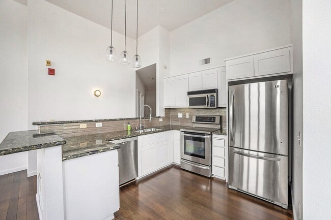 Building Photo - 655 12th St