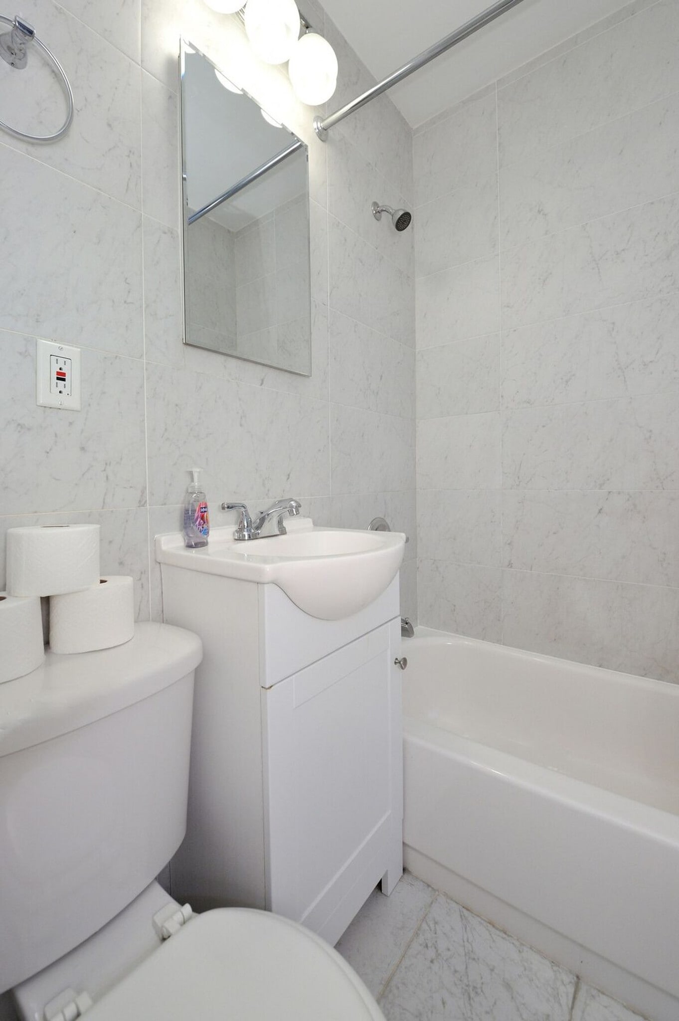 Building Photo - 237 Sullivan St