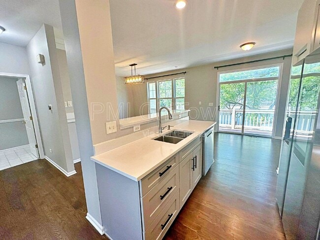Building Photo - 5682 Cambridge Way