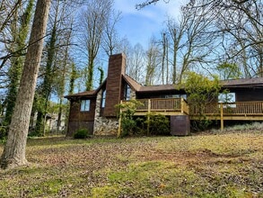 Building Photo - 1 S Wildwood Ln
