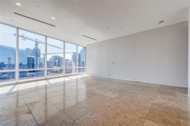 Building Photo - 2430 Victory Park Ln