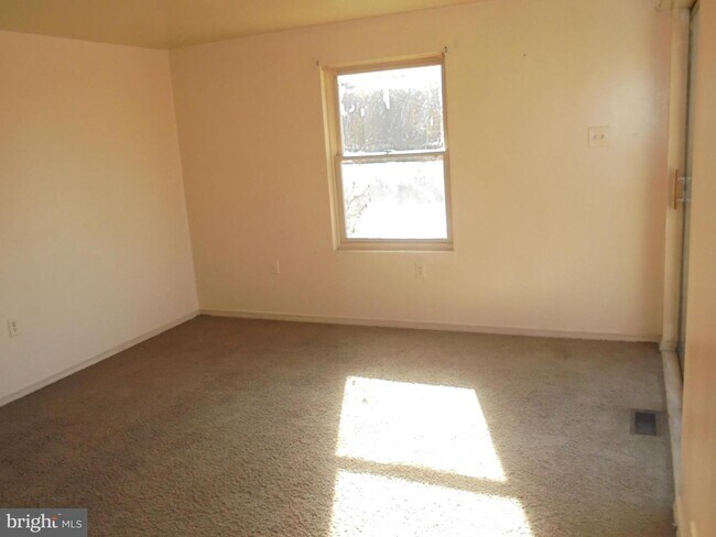 Building Photo - 51 Ed Turner Ln