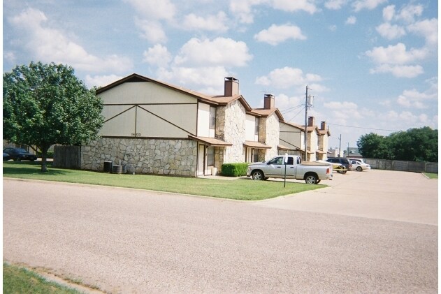 Building Photo - Towne North Luxury Apartments