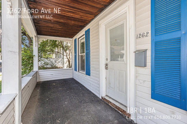 Building Photo - 1262 Ford Ave NE