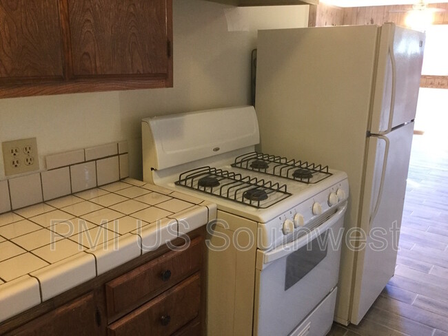 Building Photo - 2088 Del Rey Dr