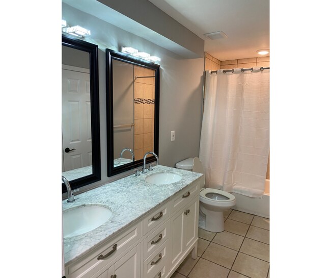 Building Photo - 15 Village Rd