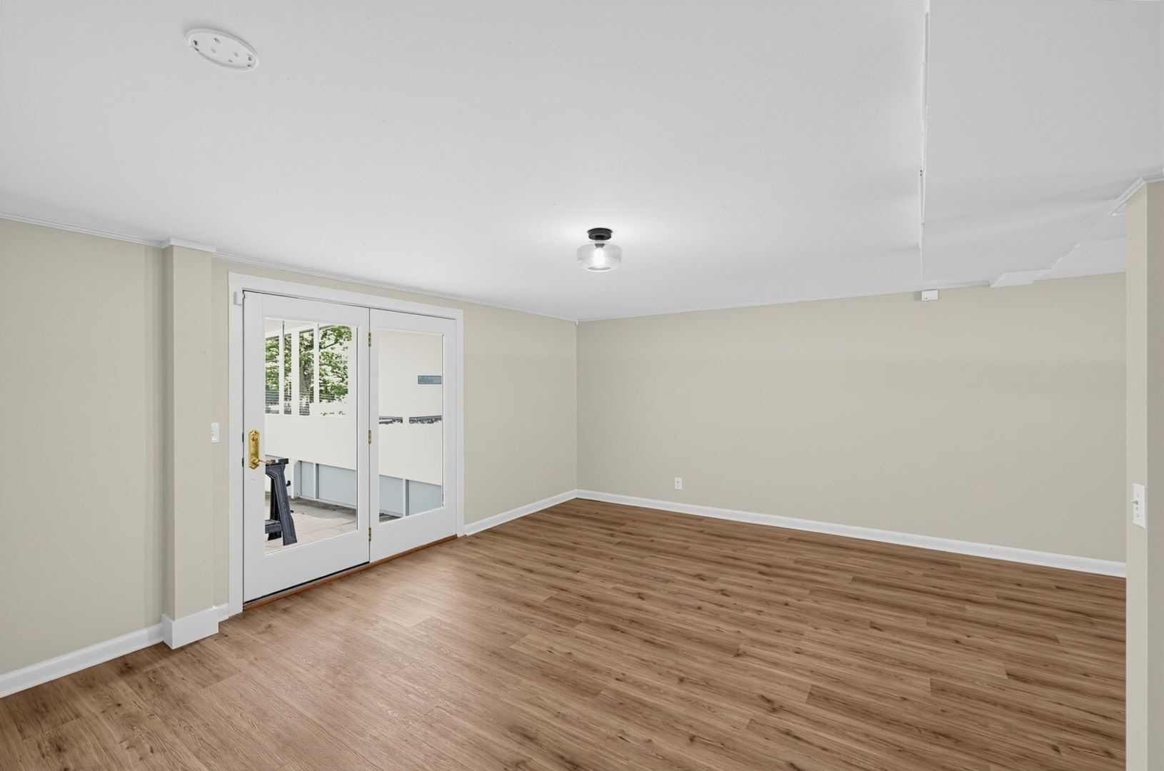 Building Photo - 2695 Barclay Dr