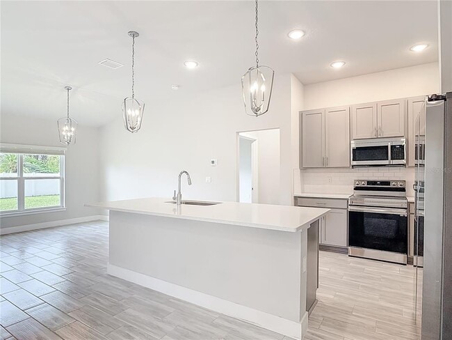 Building Photo - 60 Ballenger Ln