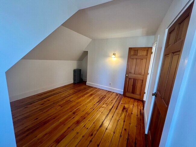 Building Photo - 50 Pond St