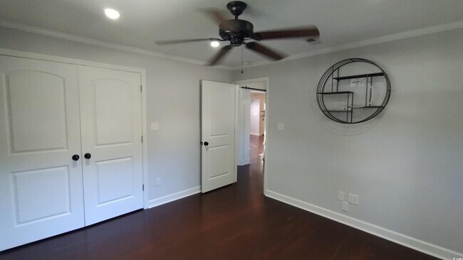 Building Photo - 710 Yucca Ave