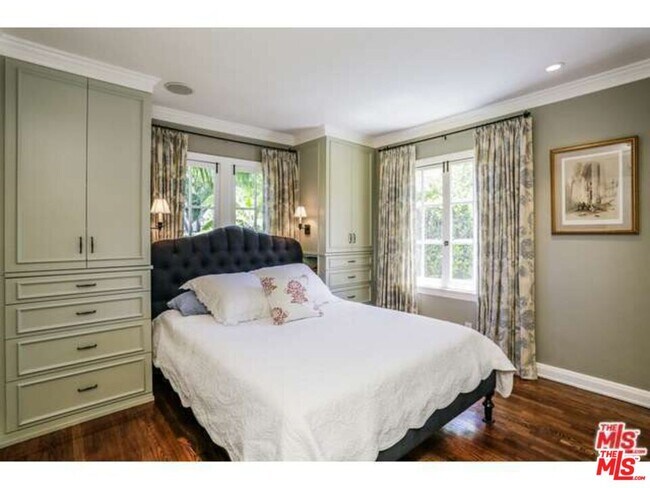 Building Photo - 859 N Spaulding Ave