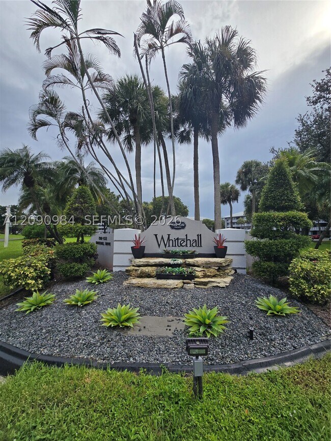 Building Photo - 1526 Whitehall Dr