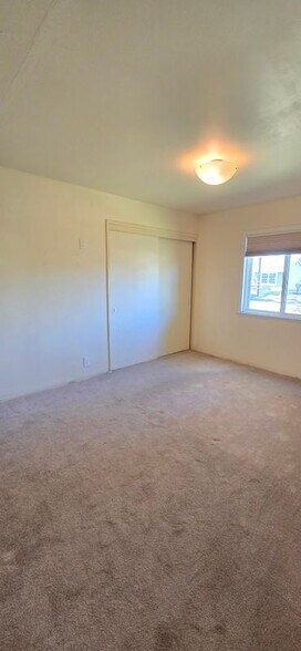 Building Photo - 3244 Hackett Ave