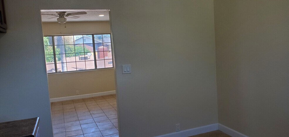 Building Photo - 11749 4th Ave