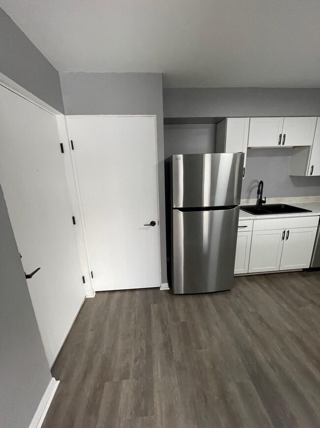 Building Photo - Matson