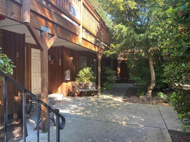 Building Photo - 7125 Rainier Dr