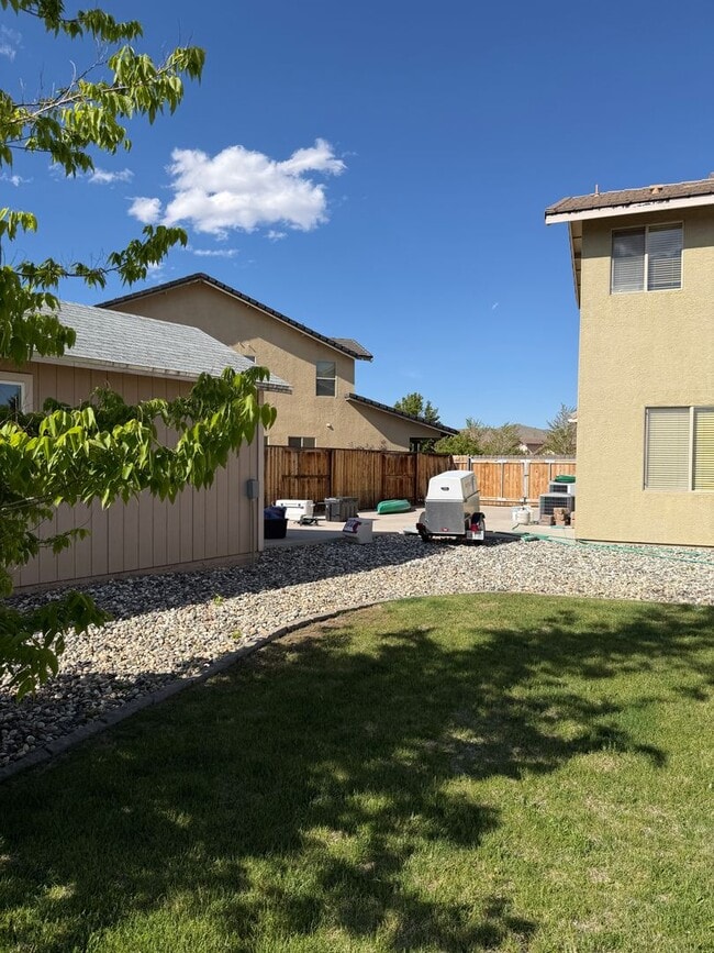 Building Photo - Spacious 4 Bedroom, 2.5 Bath in North Valleys
