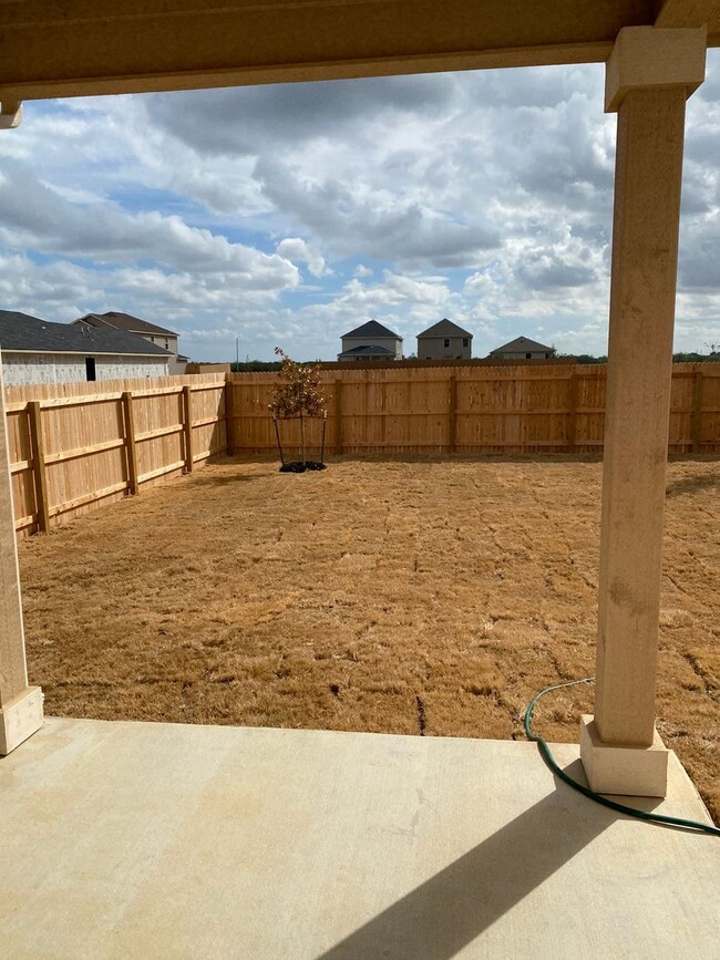 Building Photo - Gorgeous New Construction Home Available f...