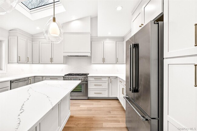 Building Photo - 306 Hunter St