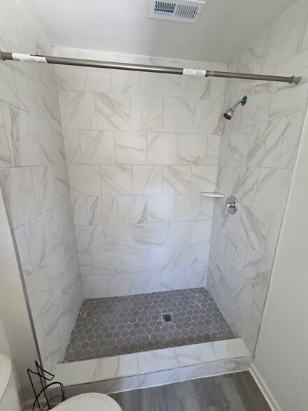 Building Photo - 2927 Oakley Ave