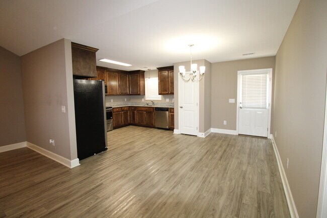 Building Photo - 2280 Equinox Ave