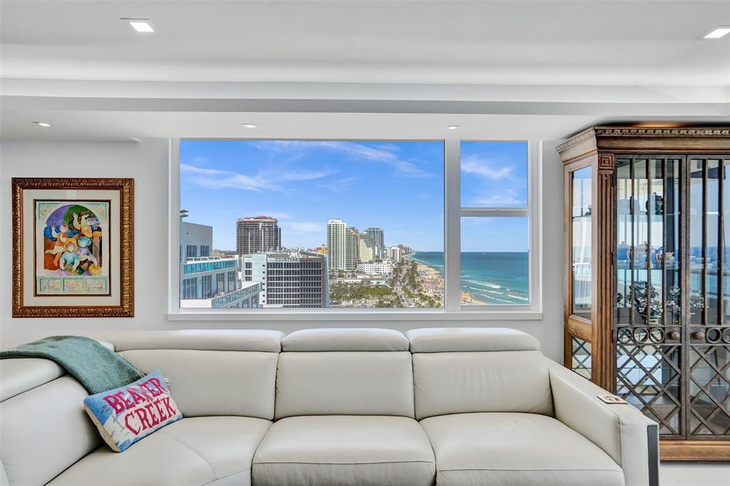 Building Photo - 545 S Fort Lauderdale Beach Blvd