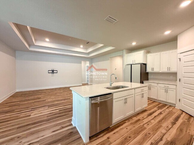 Building Photo - 220 Camellia Dr