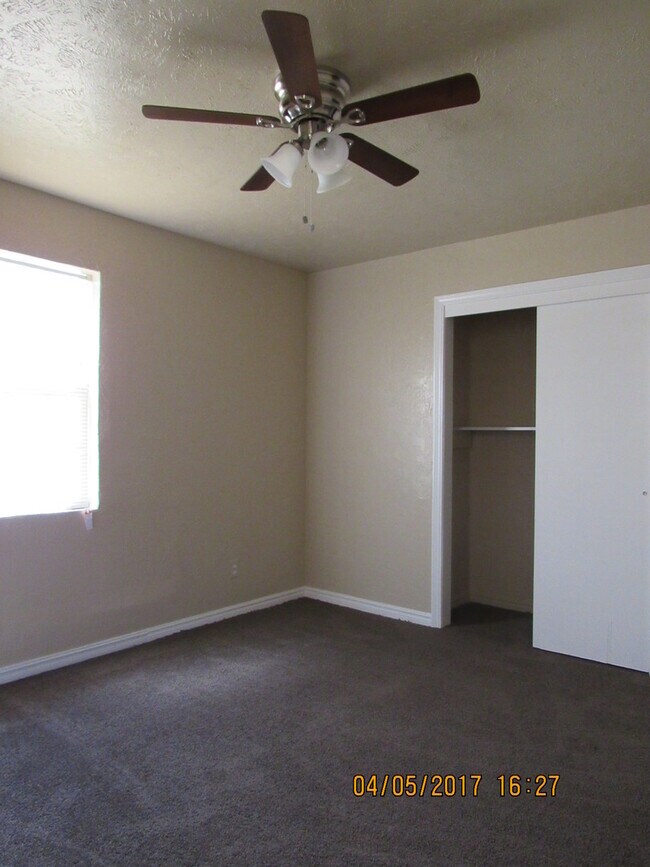 Building Photo - Pet Friendly :) SECTION 8 ACCEPTED!